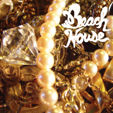 Обложка альбома Beach House, Музыкальный Портал α