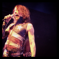 Justin Hawkins, Музыкальный Портал α