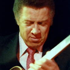 Kenny Burrell, Музыкальный Портал α