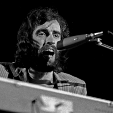 Richard Manuel, Музыкальный Портал α