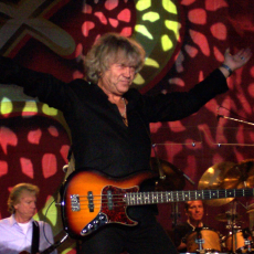 John Lodge, Музыкальный Портал α