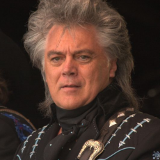 Marty Stuart, Музыкальный Портал α